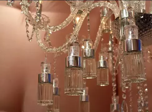 使えるから捨てないで！可愛い香水ボトルの斬新な活用法