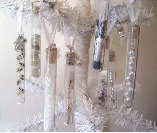 使えるから捨てないで！可愛い香水ボトルの斬新な活用法