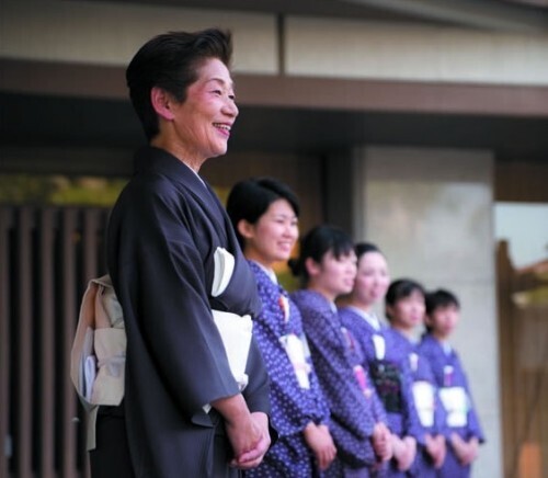 なぜそれを聞く？外国人が困る日本語会話で学ぶ「おもてなし美人」への道