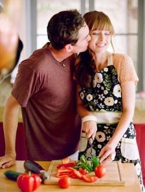 宅飲みでグッと距離が縮まる！男性がよろこぶ簡単おつまみレシピ