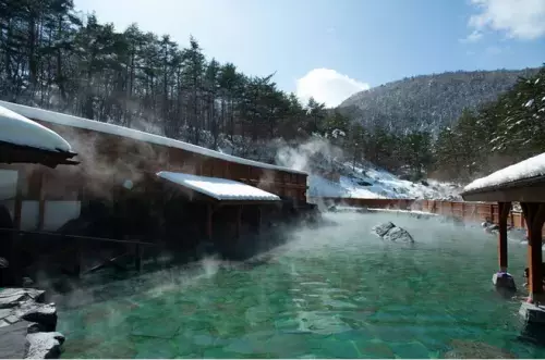 温泉は最高の美容液！ 美肌美人になれる 「草津温泉」旅行のすすめ
