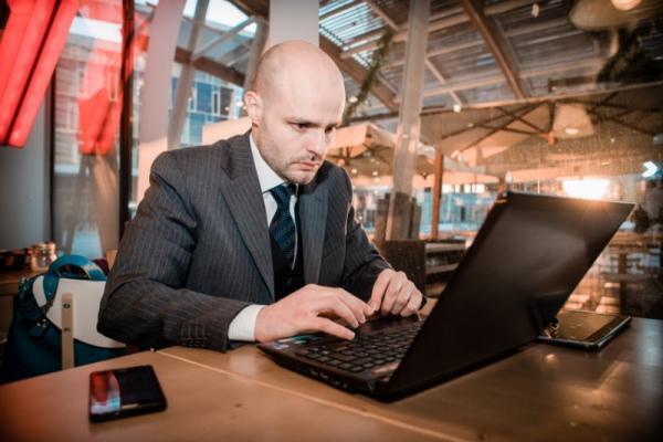 【ブレない心】誰にでも「自分らしく」振る舞えるようになる必見心得とは？