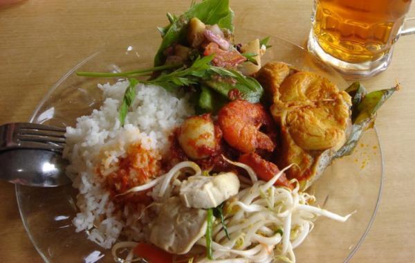 安月給でもメイドさん付きの豪邸に！東南アジアに行けばラグジュアリーな生活が送れるって!?