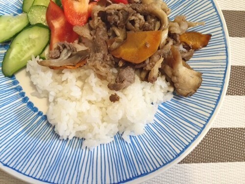 【ゆるゆる感が可愛い】ブランド柄をお絵かきして「手作りブランド食器」を100円で作ってみた！