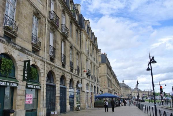 2千円と2万円のワインはなにが違うの？正しいボルドーワインの選び方