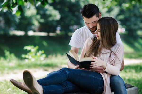 なぜ年下男子はアラサー女性を好きになりやすいのか？年の差カップルの成立事情