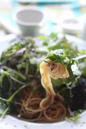 一品で旬野菜を満喫！つくりおき・シーザー風グリーンサラダ