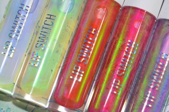 新年はリップカラーで遊ぶ！暗くなりがちな冬を乗り切る華やかコスメ4選