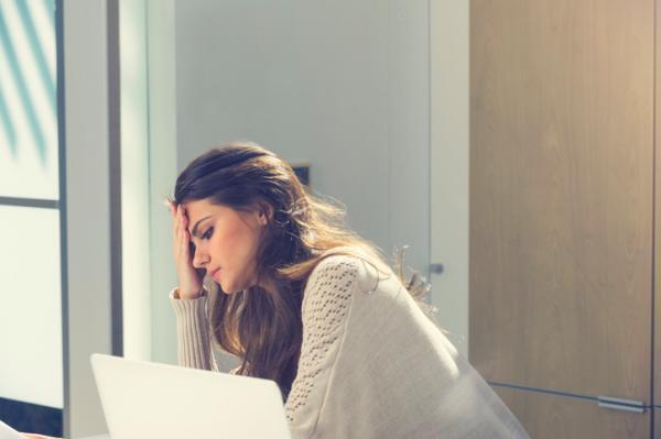 女性のほうがなりやすい！？【仕事依存】に陥りやすい人と職場の特徴とは？