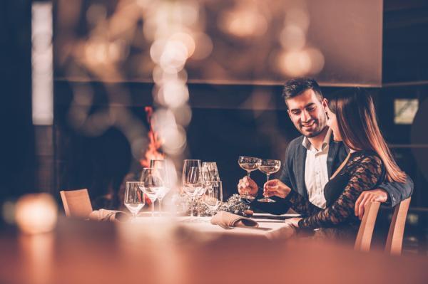 花粉症でもキレイでいたい…!! 化粧がボロボロにならないデート術って？