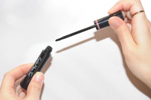 すっぴんでも可愛い♡「眉ティント」で消えない眉毛メイクに挑戦！