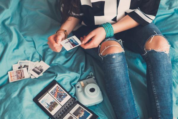 撮り直しできない…けどハマる！カメラ女子に大人気のインスタントカメラ3選