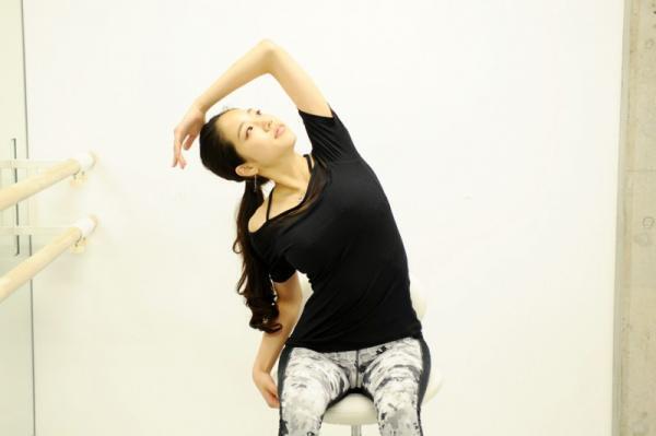 1日1回で体が変わる!? ズボラでも続けられる朝・昼・晩の簡単ヨガ