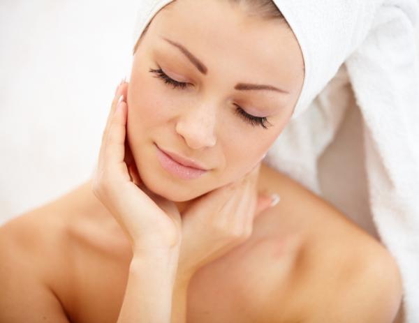 家の中のすっぴんには要注意！未来のシワ・たるみを防ぐUV対策とは？