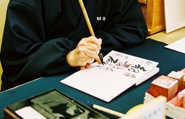 女性に大ブーム中！お寺や神社巡りが楽しくなる「御朱印集め」の魅力とは？