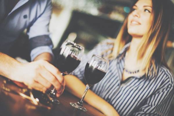 こんな女性達はイヤだ…！注意すべき男性陣が萎える「合コンあるある」とは？