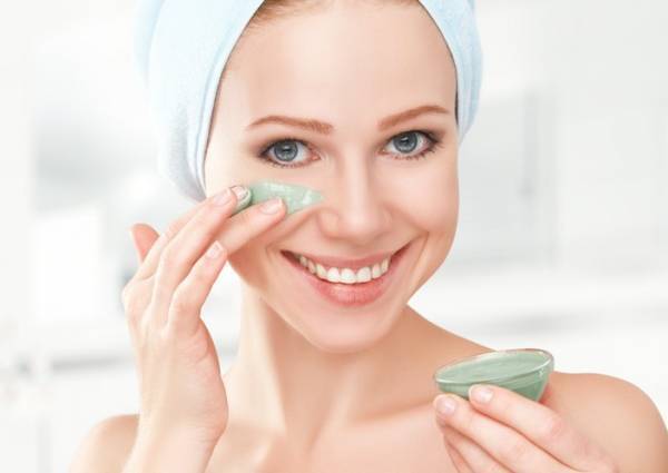 つるんと美肌にチェンジ！溜まった汚れをリセットする簡単ピーリングケア3選