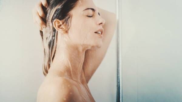 入浴後の保湿リミットは10分！肌の潤いに差が出る「インバスケア」とは？