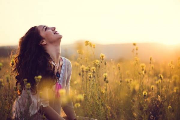 ずっと美しくいたい…！女をオバさん化させてしまう「絶対NGな習慣」4選