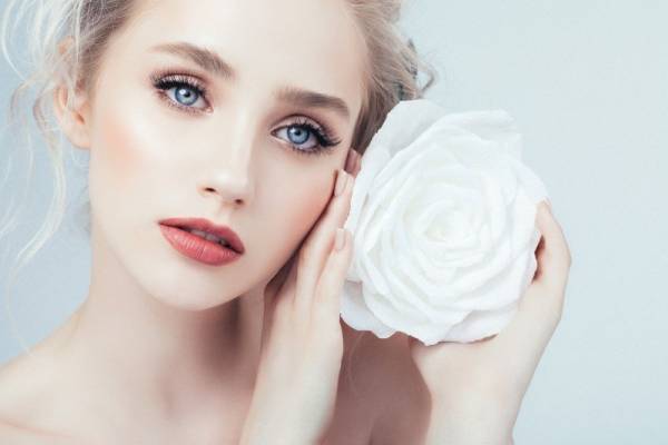 エステ並みの美肌に!? お金をかけずに綺麗になる簡単「おうち美容術」4選