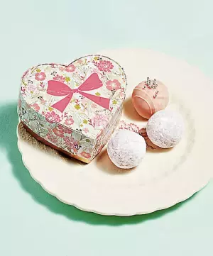 【2018年】溢れ出る高級感！1000円で買えるバレンタインチョコ7選♡