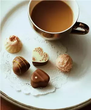 【2018年】溢れ出る高級感！1000円で買えるバレンタインチョコ7選♡