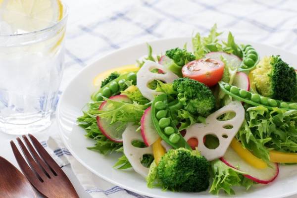 たった100円で痩せる！食前に飲むだけ「ベジファースト」驚きの効果とは