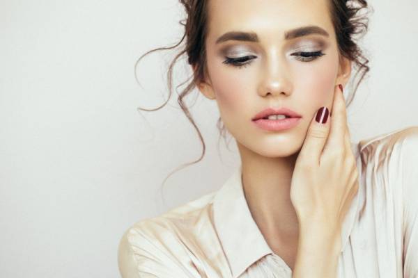 メイクの上から簡単レスキュー！乾燥を防ぐおすすめ保湿ミスト特集