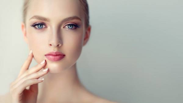 化粧の上から潤いチャージ！しっかり保湿できるプチプラアイテム7選