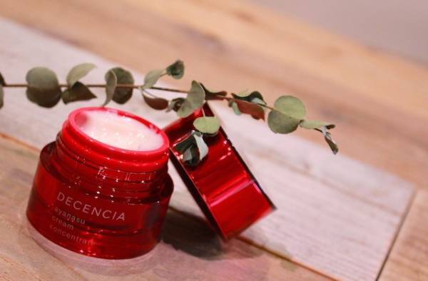 春の肌荒れを阻止！敏感肌を優しく守る「花粉ブロッククリーム」って？