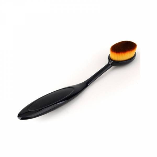 ファンデーションブラシの使い方とは？プロ並み美肌仕上げのポイントを解説◎