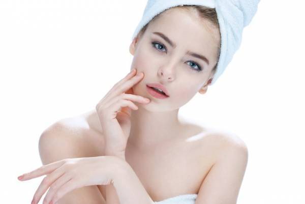 【美白化粧水】アットコスメで人気の化粧水３選！すべて試してみた