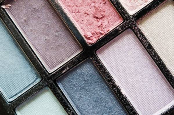 30代におすすめのアイシャドウ10選！プチプラからデパコスまで徹底解説