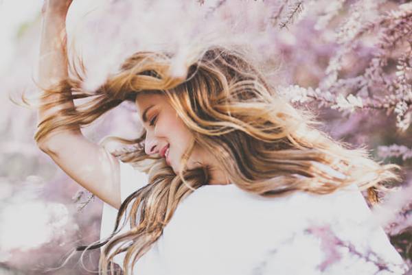 マスクでも色鮮やかに！春気分に印象チェンジするヘア&メイク