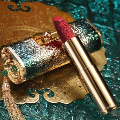 トレンド続行中！チャイボーグメイクにぴったりな中華コスメ特集