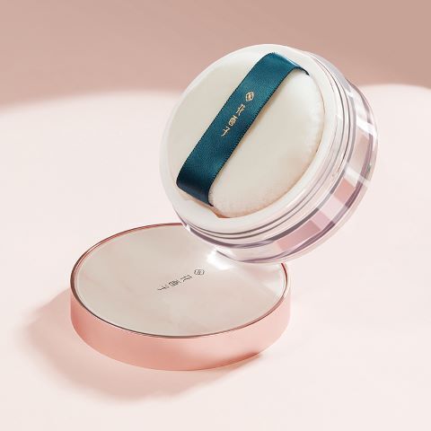 トレンド続行中！チャイボーグメイクにぴったりな中華コスメ特集