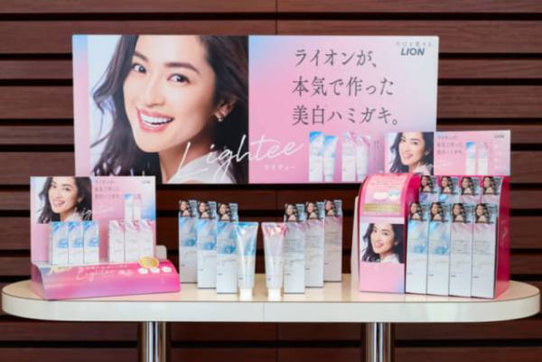 歯の明るさは顔印象を左右する!? マスク生活のうちに始めたい歯の美白ケア