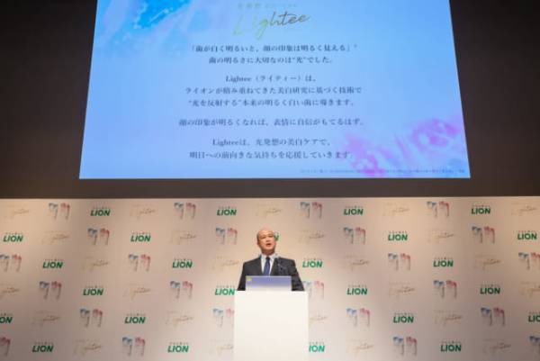 歯の明るさは顔印象を左右する!? マスク生活のうちに始めたい歯の美白ケア