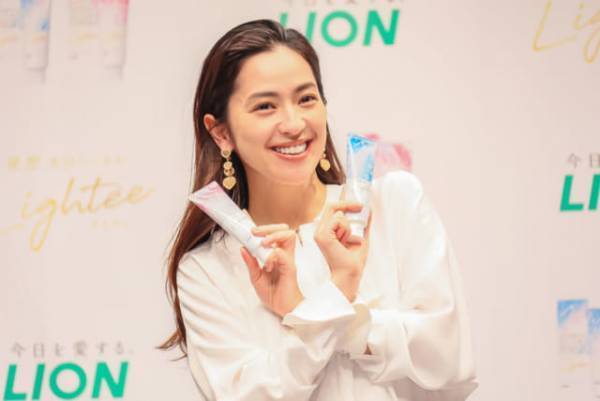 歯の明るさは顔印象を左右する!? マスク生活のうちに始めたい歯の美白ケア