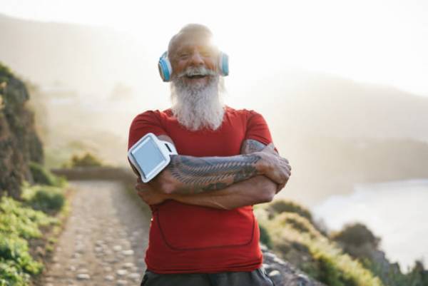 人生100年時代の恋のあり方。60代でマッチングアプリでの出会いを果たした男性の意外な行動とは