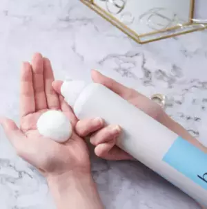 髪と地肌を究極にいたわる！話題の泡シャンプー5選