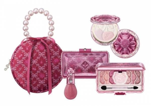 《2022年クリスマスコフレ・限定コスメ特集》1年間頑張った自分へのご褒美に！