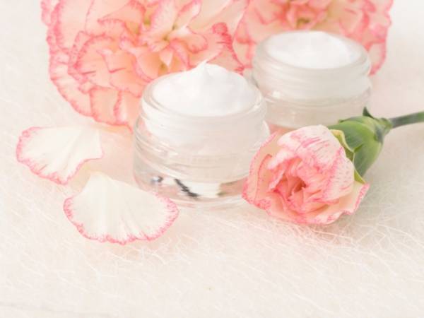 春の乾燥対策は万全？《2023年新作スキンケア》で気温の変化に揺るがない肌へ