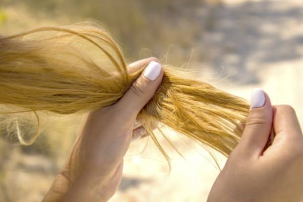 髪がパサパサだと老け見えの原因に！「夏枯れ髪」ケアにおすすめアイテム5選