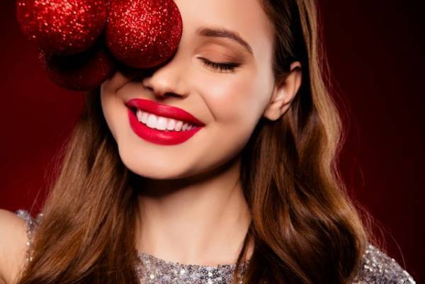 【2024年クリスマスコフレ】目元を煌びやかに彩る♡限定パレット特集