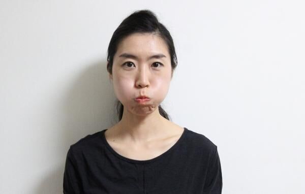 マスクの下でこっそりケア ほうれい線 が一瞬で薄くなるポーズ ウーマンエキサイト 1 2