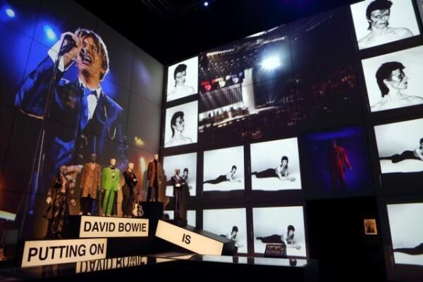 大回顧展「DAVID BOWIE is」開催！デヴィッド・ボウイ50年の軌跡を体感しよう