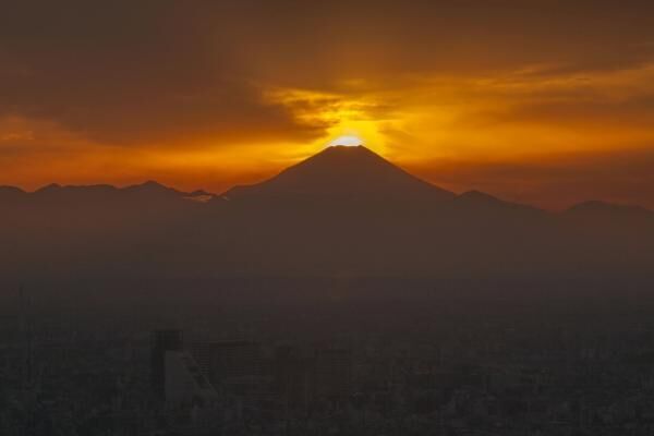 ダイヤモンド富士に感激！サンシャイン60展望台から絶景を見てみよう