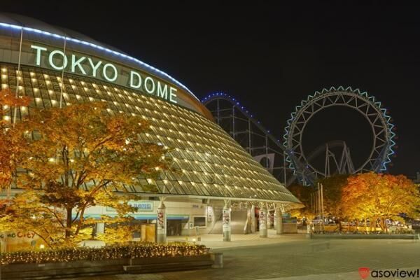 東京ドームのグラウンドで夜ヨガ体験！「ナイトヨガ in 東京ドーム」が開催