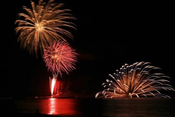 今年のテーマは東京湾最大の水中花火！「富津市民花火大会」が7月22日に開催